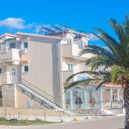 Apartments In Rogoznica 36019 Buitenkant foto