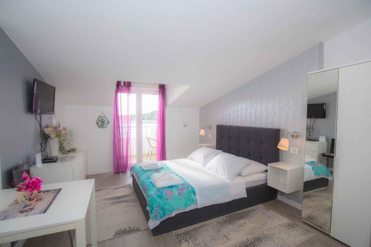 Apartments In Rogoznica 36019 Buitenkant foto