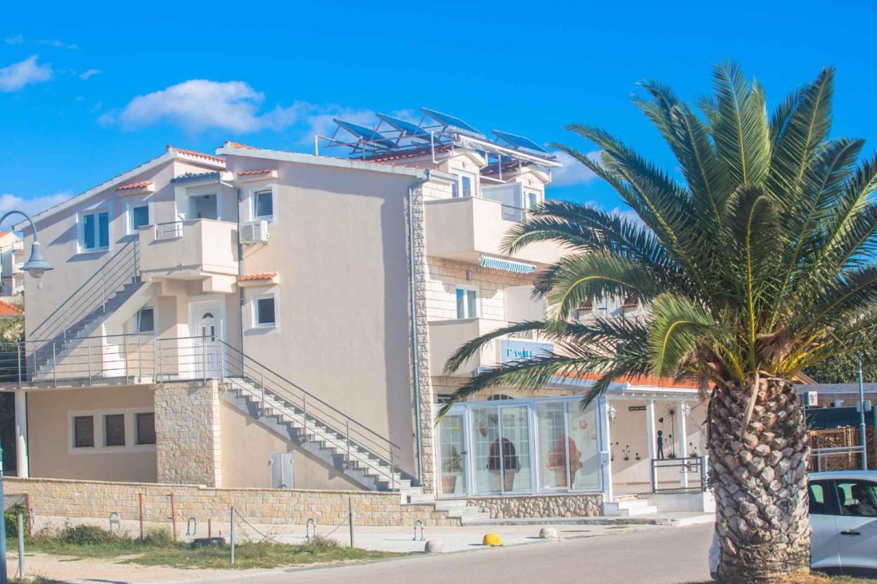Apartments In Rogoznica 36019 Buitenkant foto