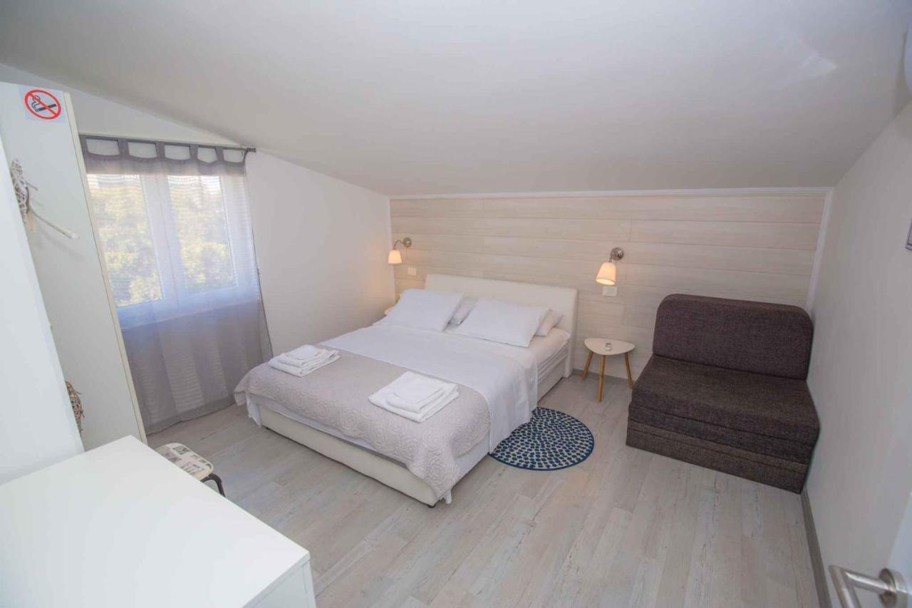 Apartments In Rogoznica 36019 Buitenkant foto