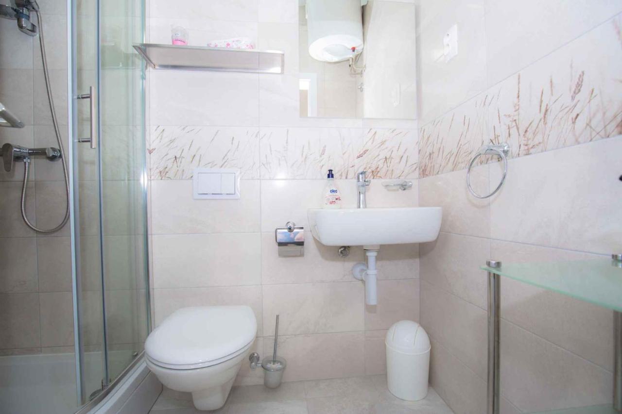 Apartments In Rogoznica 36019 Buitenkant foto