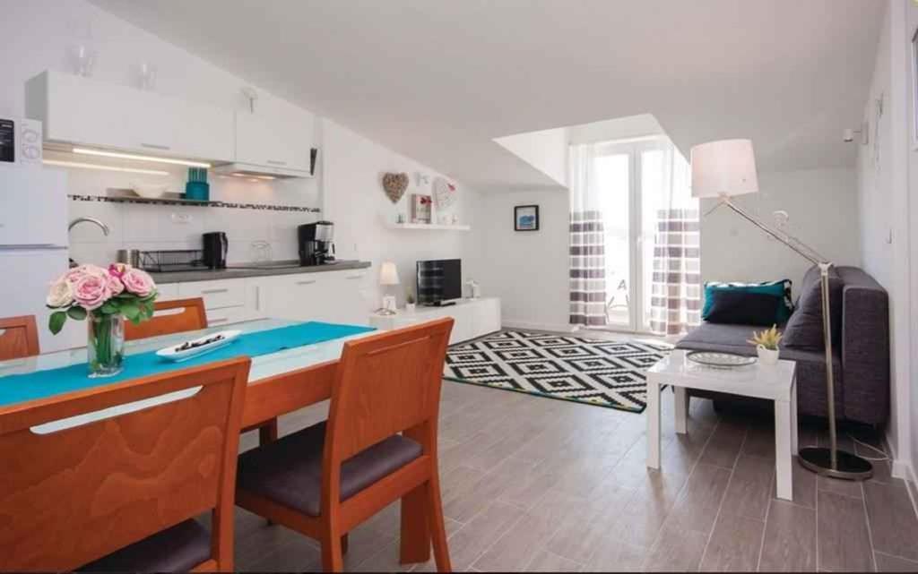 Apartments In Rogoznica 36019 Buitenkant foto