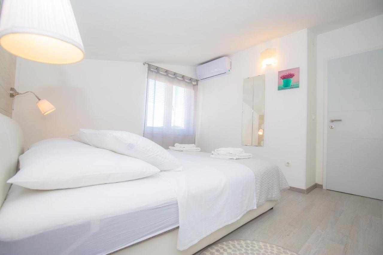 Apartments In Rogoznica 36019 Buitenkant foto
